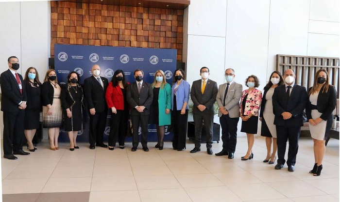 Ministros del Poder Judicial en reunión con evaluadores de GAFILAT