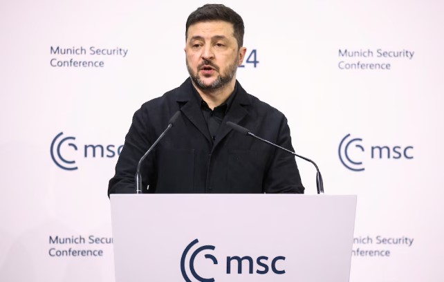 Volodimir Zelensky afirmó que Vladimir Putin es un “esclavo de la guerra”
    
    <div class=