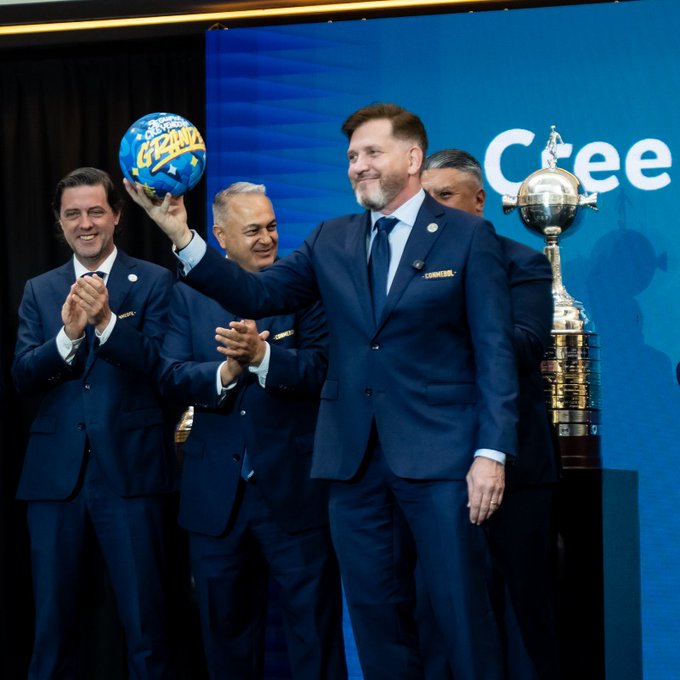 Alejandro Domínguez es reelecto al frente de Conmebol hasta el 2030
    
    <div class=