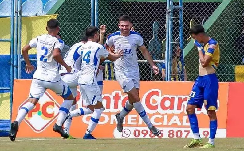 Independiente de CG aguó fiesta en Capiatá 
    
    <div class=