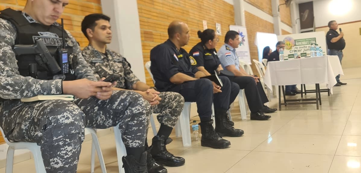 Seguridad Ciudadana: Limpio Refuerza vínculos vecinales y policiales en plenaria
    
    <div class=