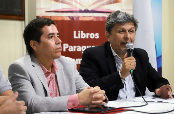 Docente del Círculo de Periodistas Deportivos del Paraguay presentó su nuevo libro
    
    <div class=
