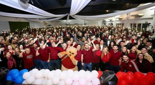 Gran cierre de campaña del movimiento Renovación Gremial de Derecho UNA
    
    <div class=