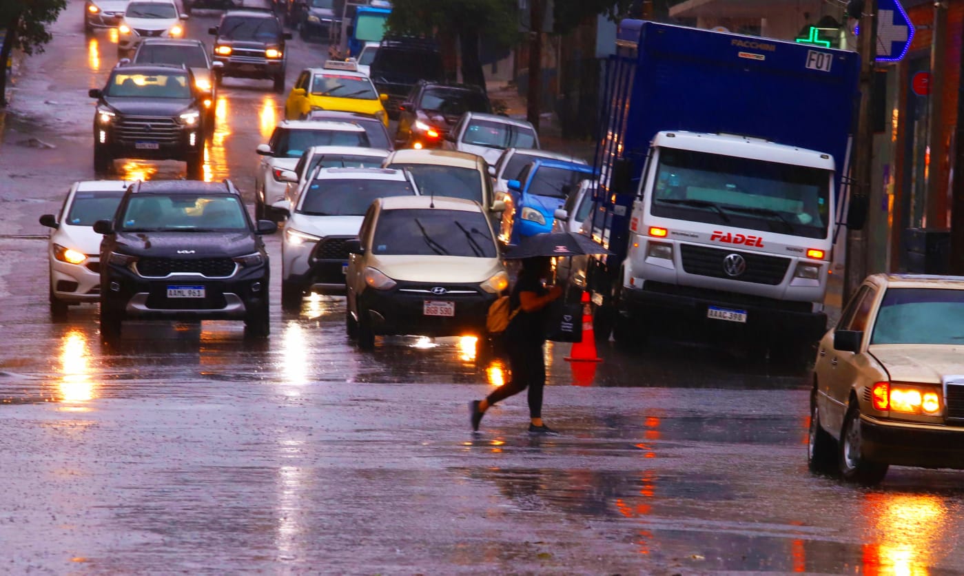 Pronostican día cálido con lluvias y tormentas eléctricas
    
    <div class=