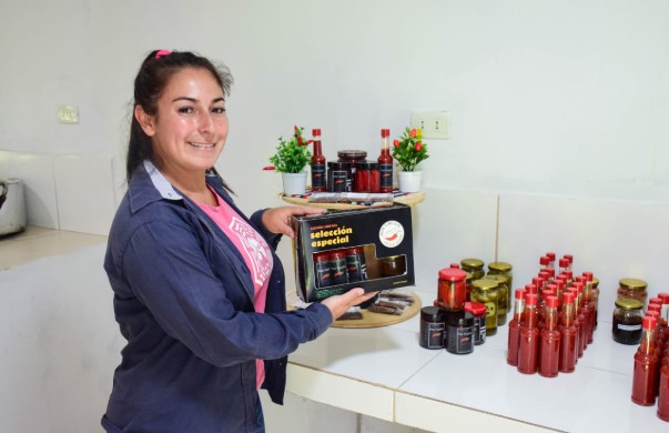 SINAFOCAL transforma a Celeste en una exitosa productora de ají en Caaguazú
    
    <div class=