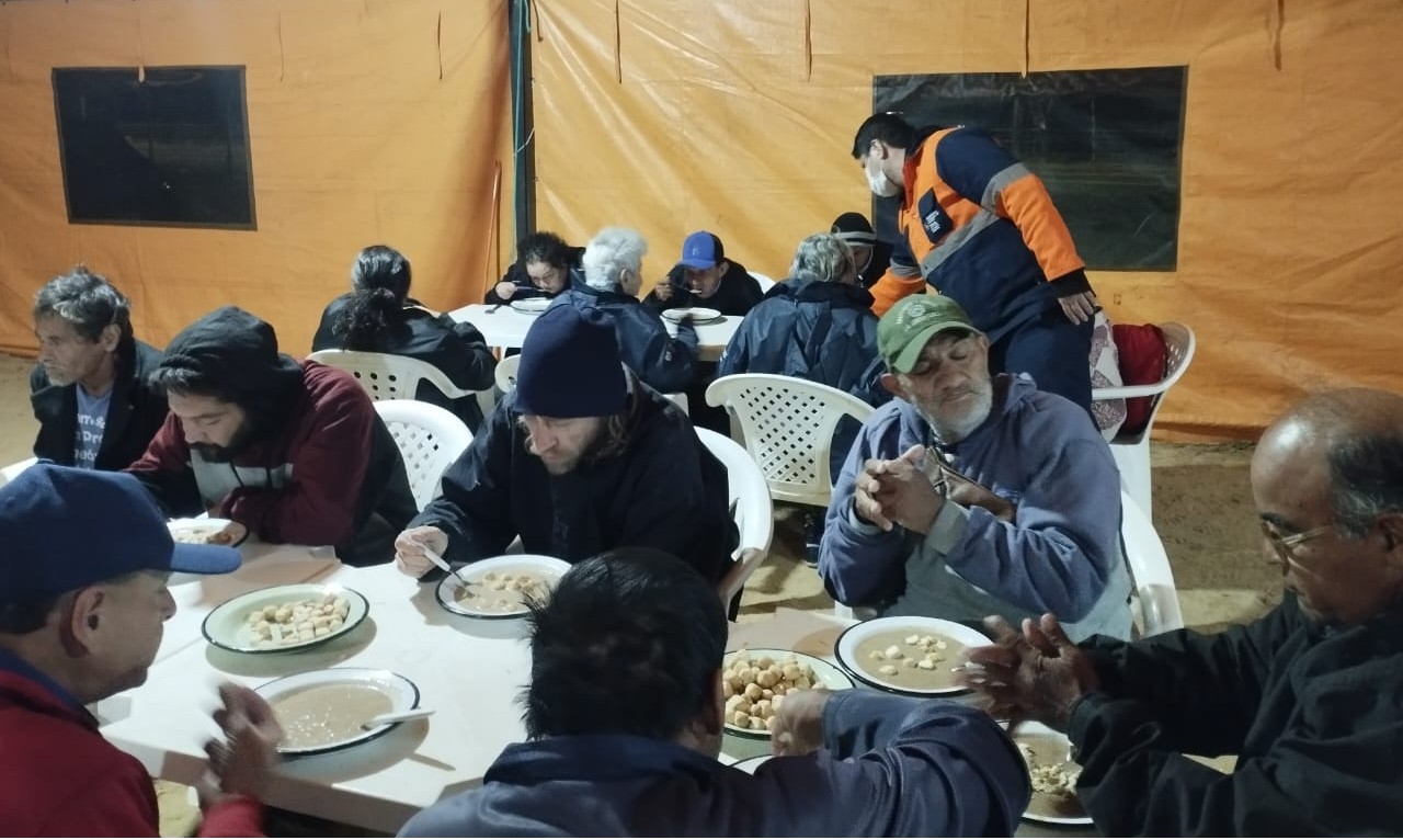 Ante ola de frío: Personas vulnerables fueron atendidas en albergue de la Costanera
    
    <div class=