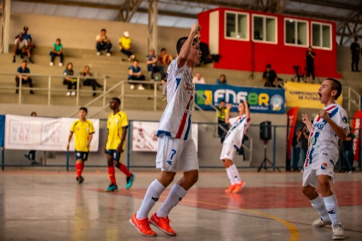 Paraguay golea a Colombia en el mundial C13 y va por Brasil
    
    <div class=