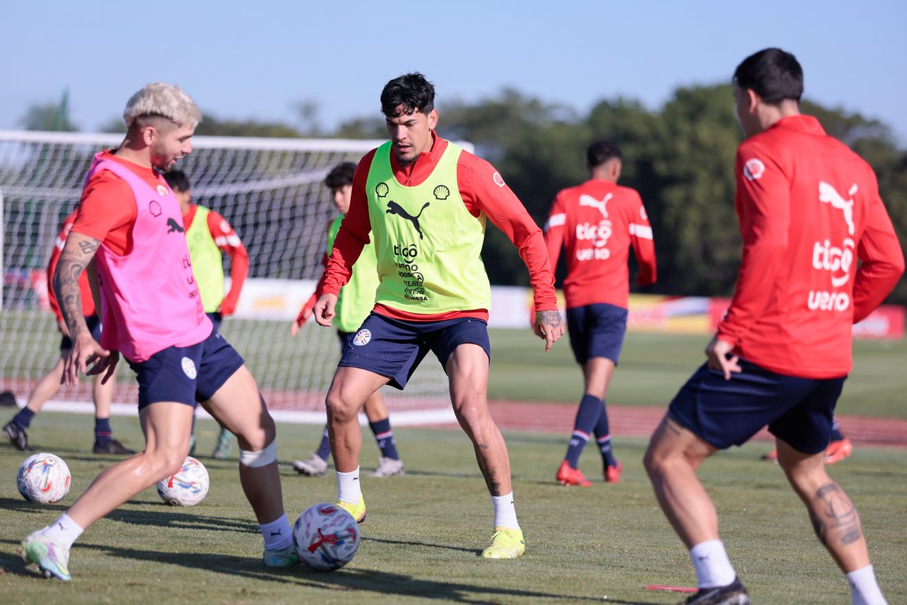 La Albirroja ajusta detalles en entrenamientos pensando en Uruguay
    
    <div class=