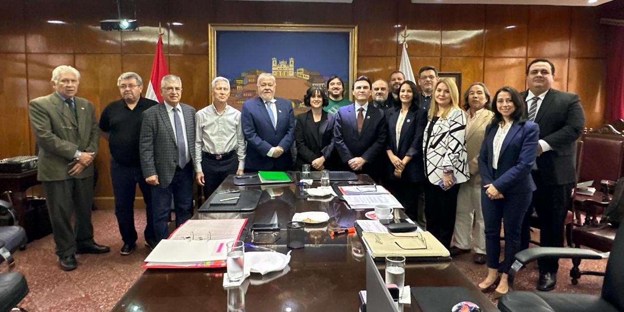Consejo de IPS aprobó implementación el Seguro Social del Artista
    
    <div class=