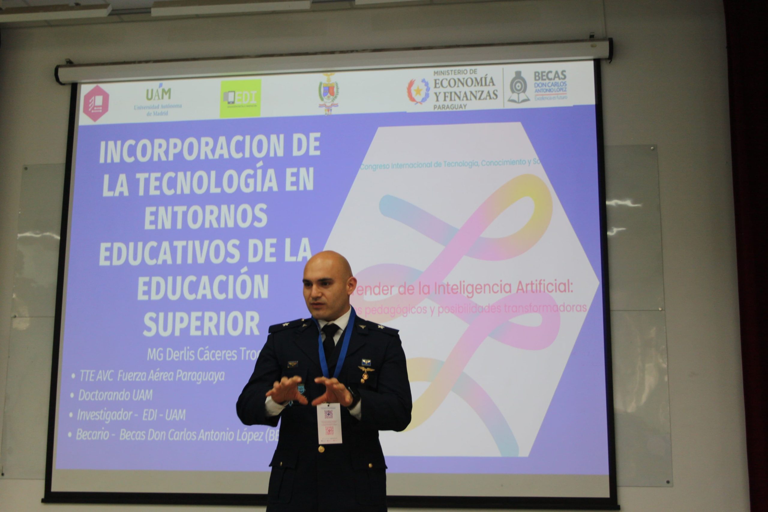Becario de BECAL es incorporado como investigador del proyecto conciencIA en España
    
    <div class=