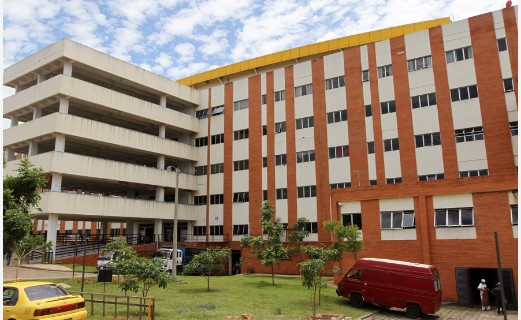 Clínicas recibió fondos para cirugías cardíacas pediátricas, pero disminuyen operaciones
    
    <div class=