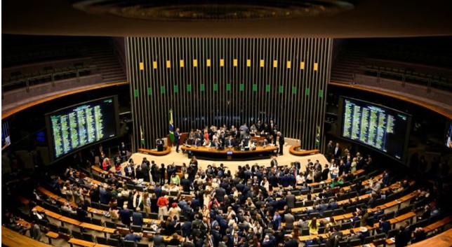 Cámara de Diputados de Brasil aprueba proyecto de ley contra el crimen organizado 
    
    <div class=