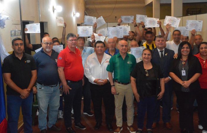 Personas privadas de libertad se gradúan como electricistas
    
    <div class=