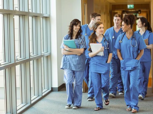 Aneaes informa que solo el 50% de las carreras de medicina habilitadas tienen acreditación
    
    <div class=