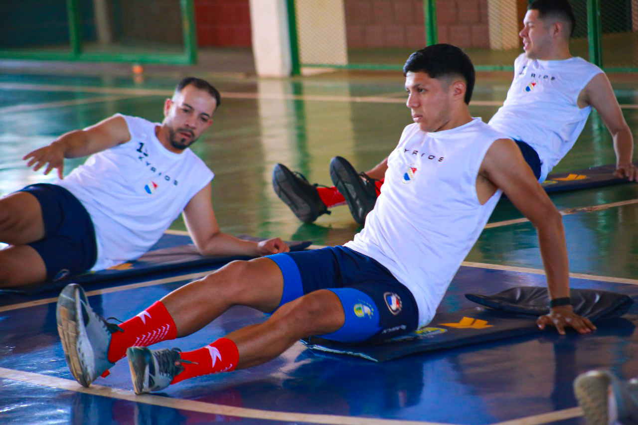 Paraguay se prepara para el Suda de fútbol de salón
    
    <div class=