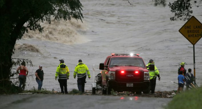 Trágica inundación en Texas: ascienden a 32 los muertos, incluidos 14 niños 
    
    <div class=