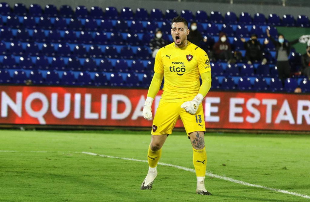 Jean Fernandes dejó el país tras llegar a un acuerdo con Cerro Porteño
    
    <div class=