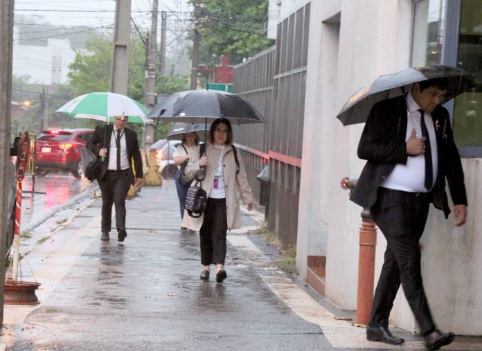 Meteorología anuncia jornada cálida y lluvias dispersas
    
    <div class=