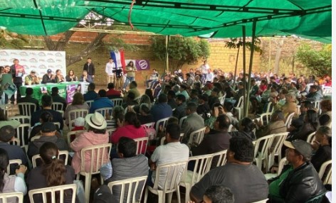 Fernando Lugo reaparece en la plenaria nacional del Frente Guasu
    
    <div class=
