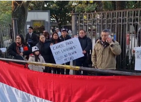 Mafia del pagaré: Victimas tratan de tibios a miembros de la Corte Suprema de Justicia
    
    <div class=