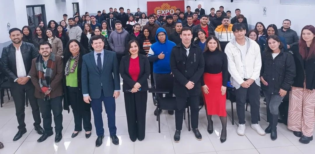 Conversatorio jurídico en la UPAP-Luque con destacado profesional abogado
    
    <div class=