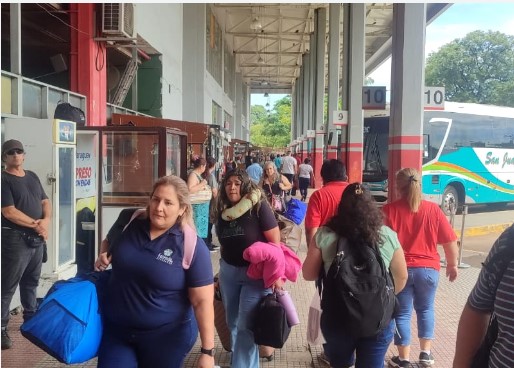 Terminal de Asunción: Alta afluencia de pasajeros por las fiestas
    
    <div class=