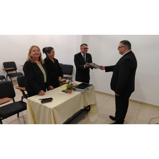 Presentación y defensa de tesis doctoral de contenido jurídico en idioma guaraní